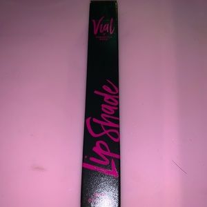 Sealed perfectly Posh lip shade love the Wine